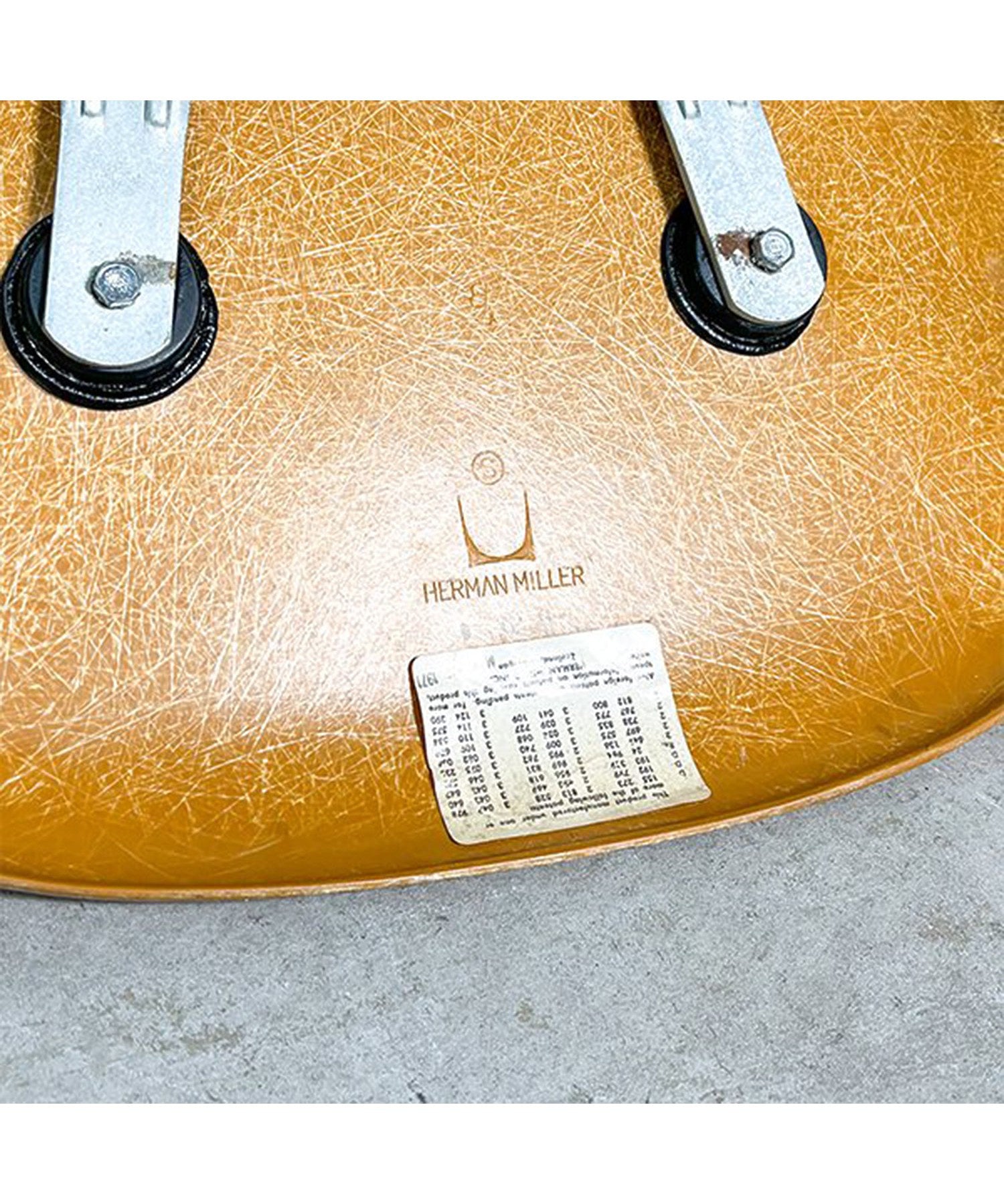 HermanMiller Side Shell / Ochre Dark