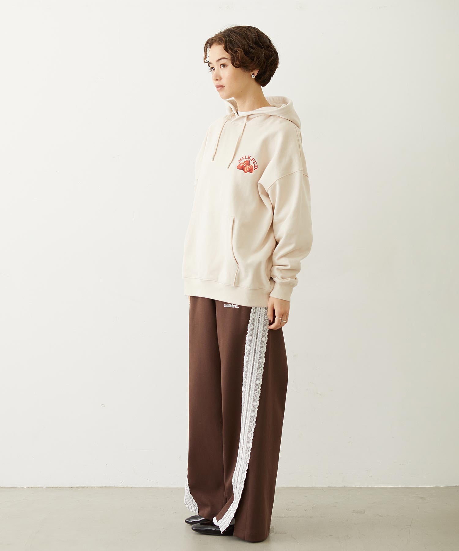 STRAWBERRY CAKE SWEAT HOODIE