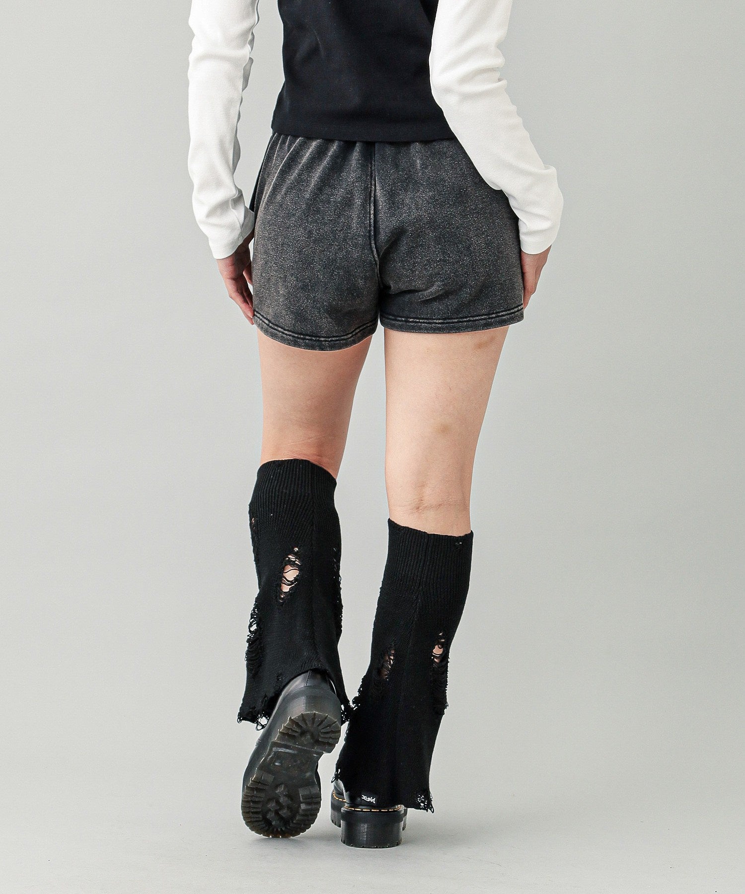 DISTRESSED LEG WARMER