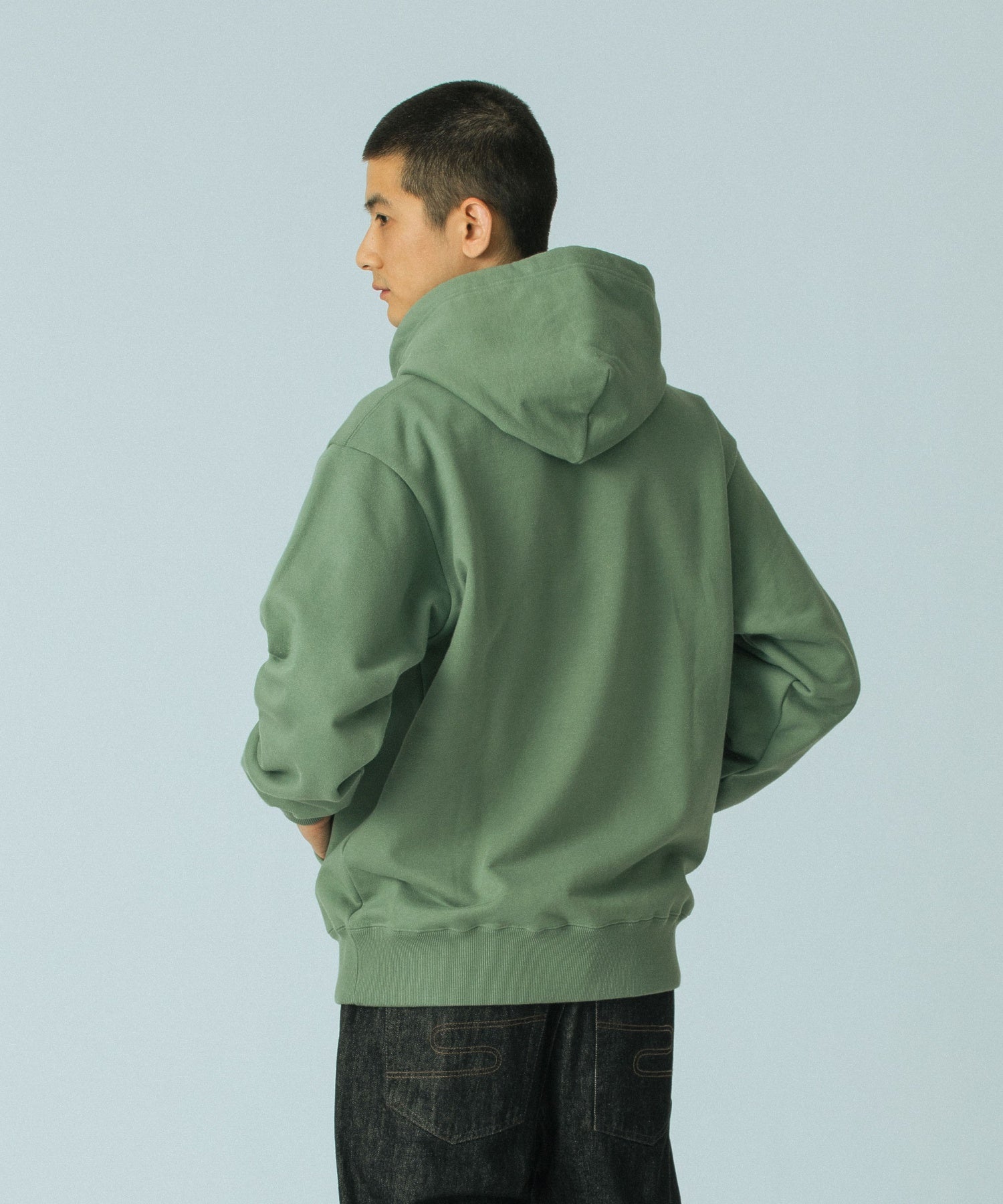 model：H183 着用サイズ：L