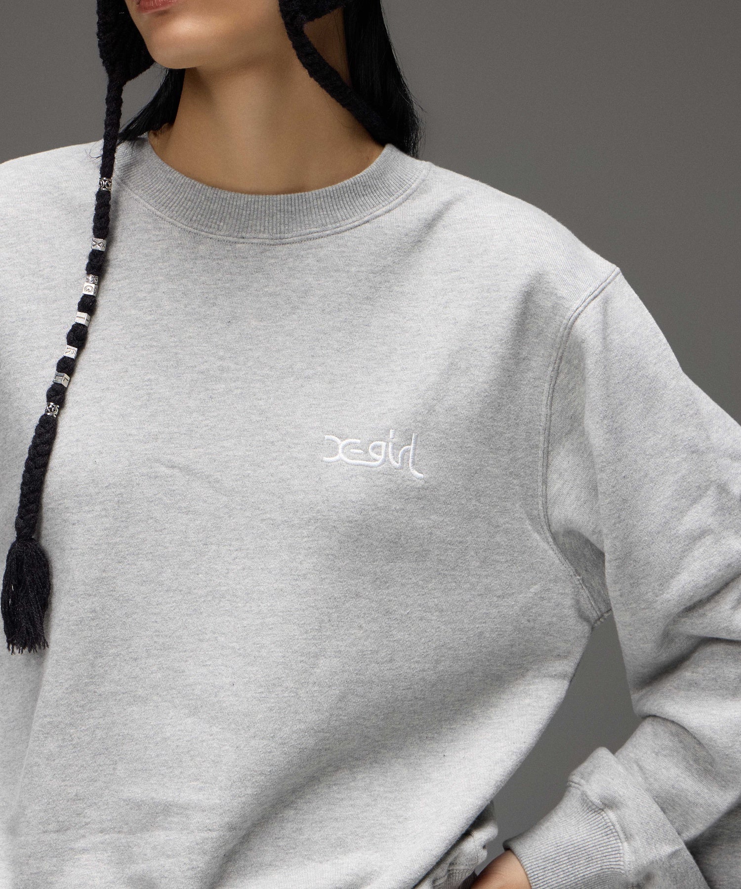 FACE IN CIRCLE LOGO PATCH CREWNECK SWEATSHIRT