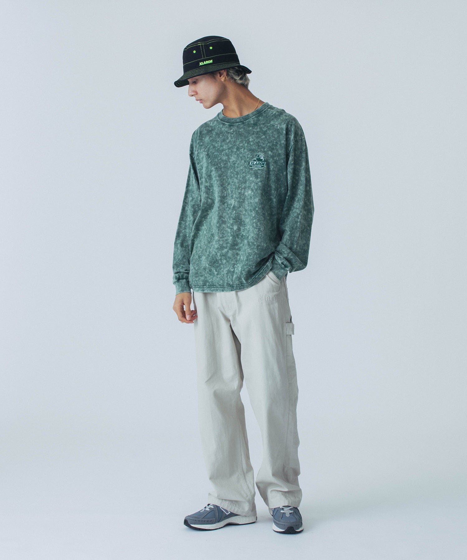 CONTRAST STITCHED BUCKET HAT