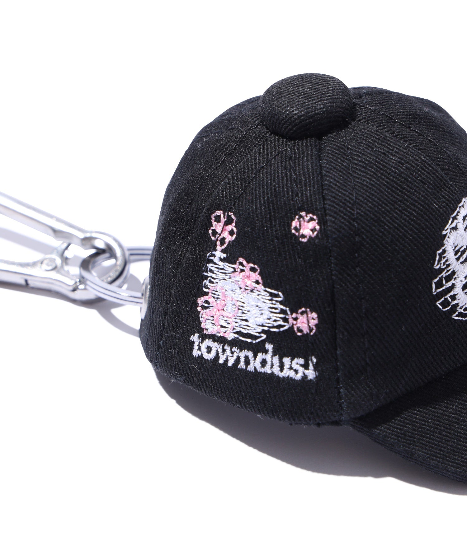 XLARGE×towndust MINI CAP KEYCHAIN