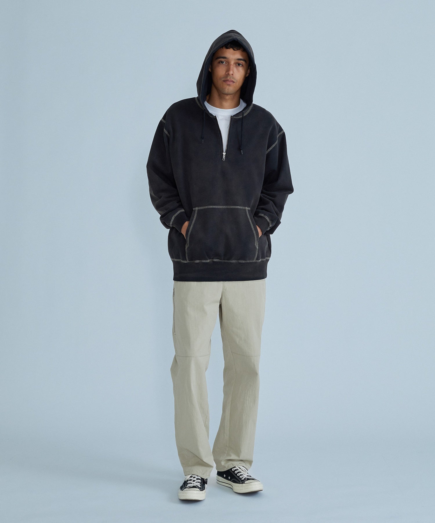 HALF ZIP HOODED SWEATSHIRT