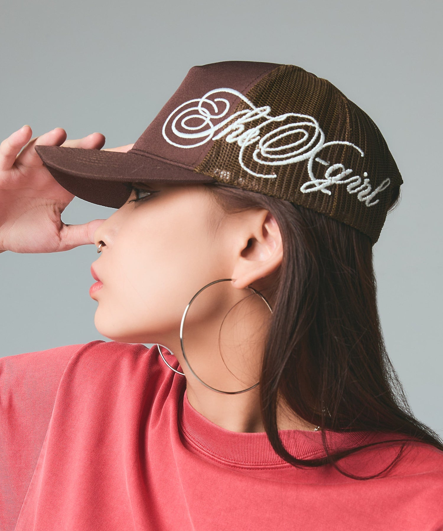 SIDE SCRIPT LOGO TRUCKER CAP