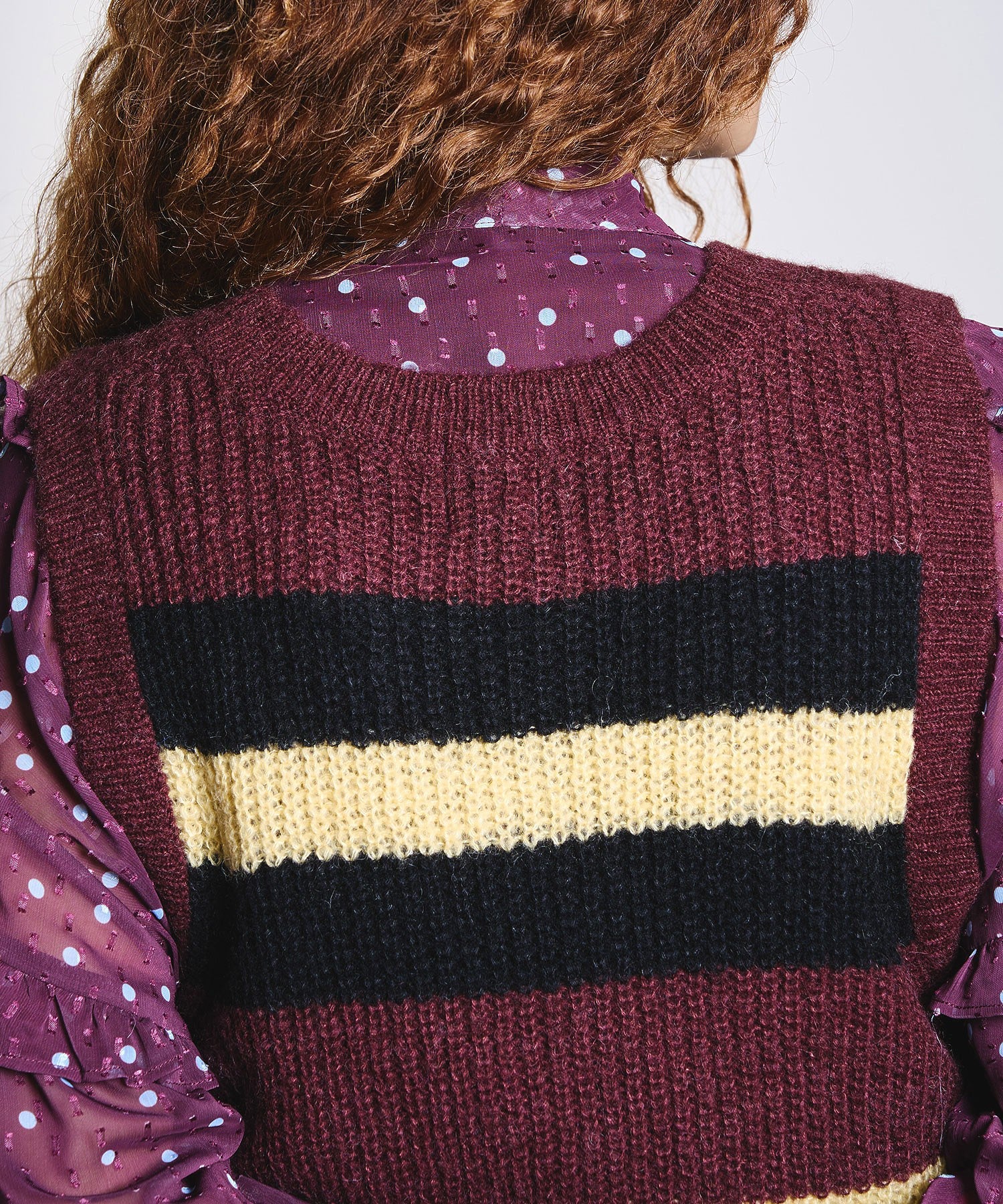 COLOR BLOCK KNIT VEST