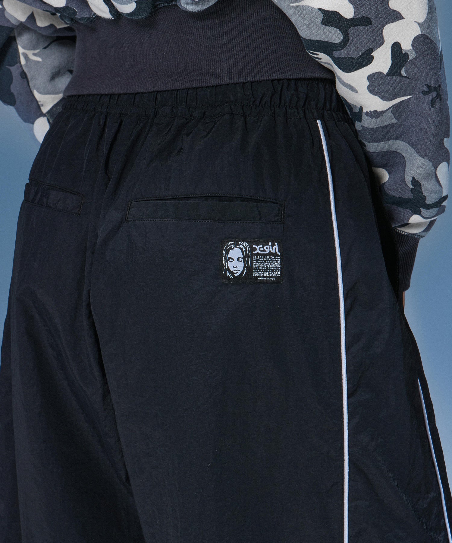 BANANA SHAPE TRACK PANTS