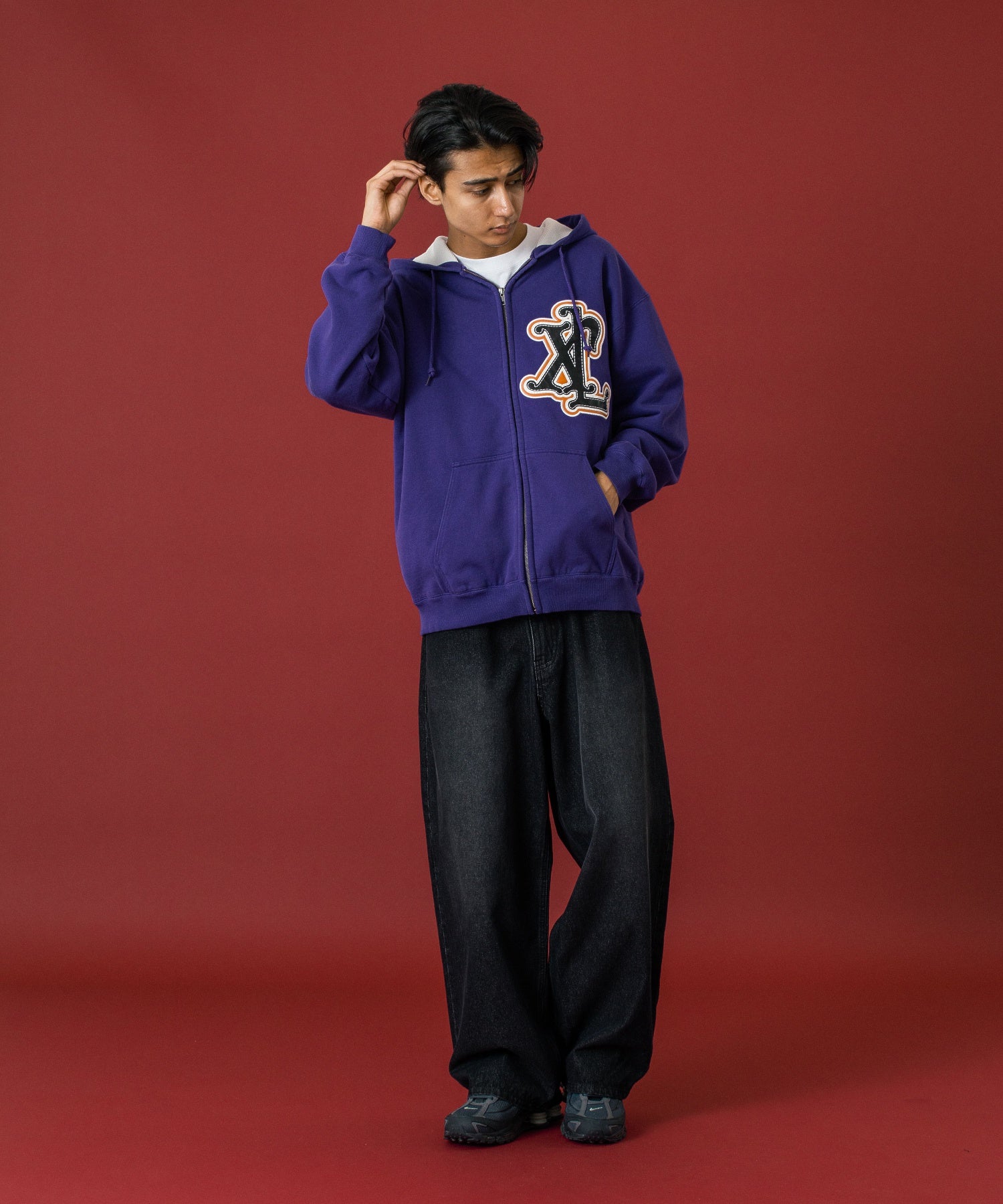 PATCHED THERMAL ZIP UP HOODED SWEATSHIRT