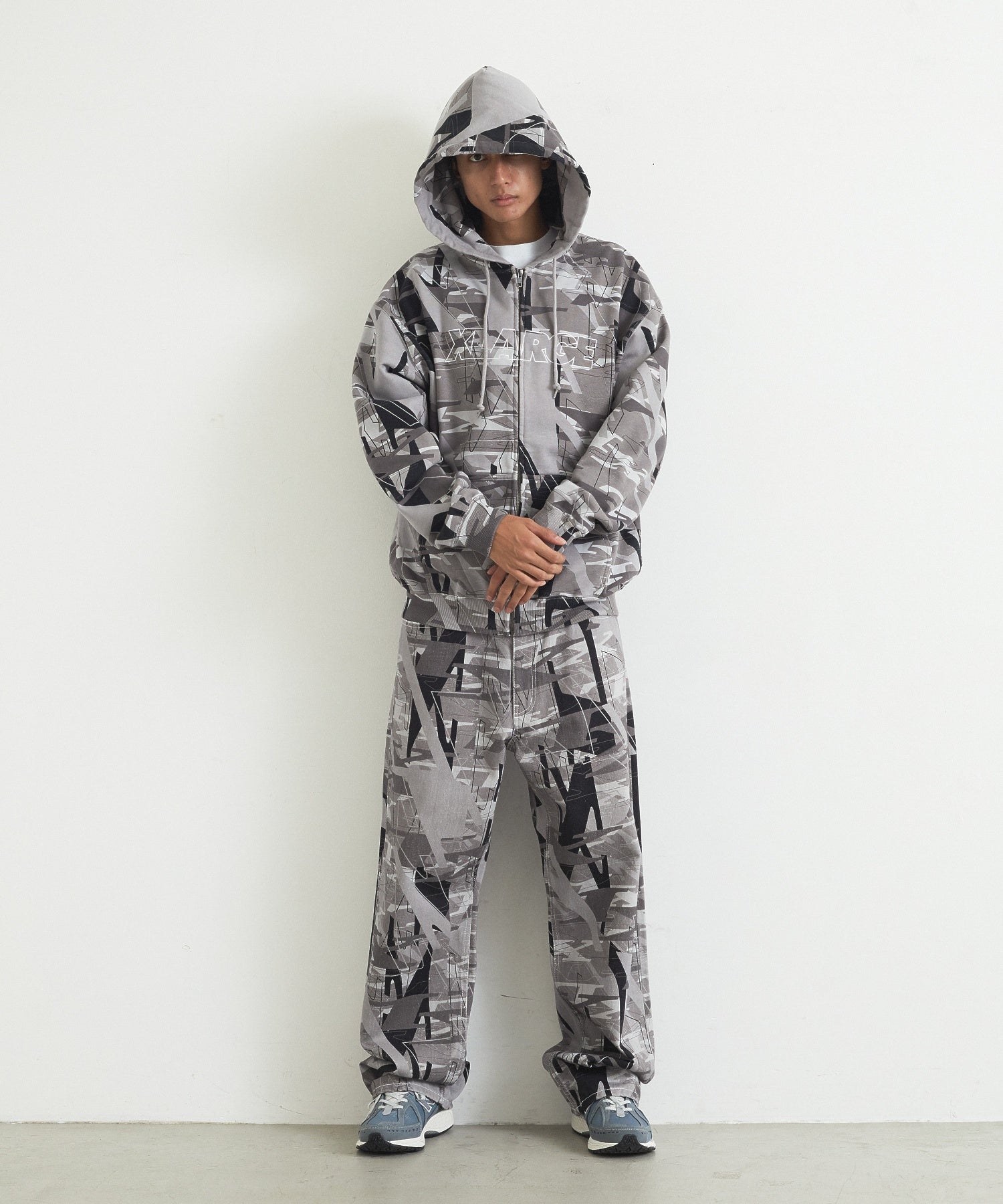 ALLOVER PRINT ZIP HOODED SWEATSHIRT
