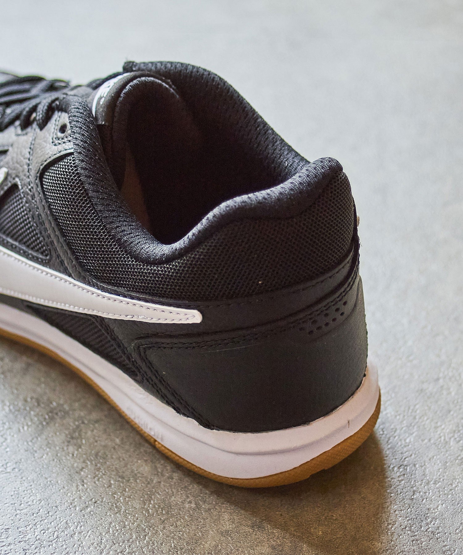 NIKE/GATO