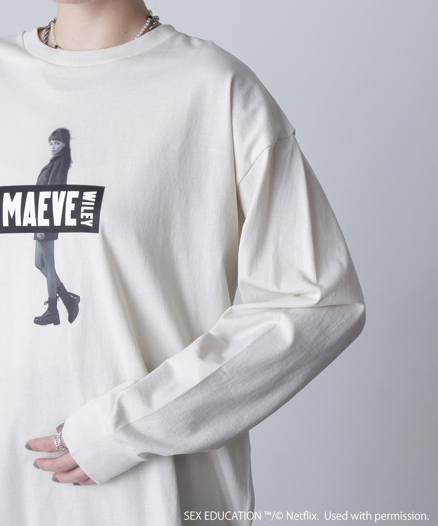 Netflix Series ‘SEX EDUCATION’ × ROSE BUD/MAEVE BOX LOGO TEE