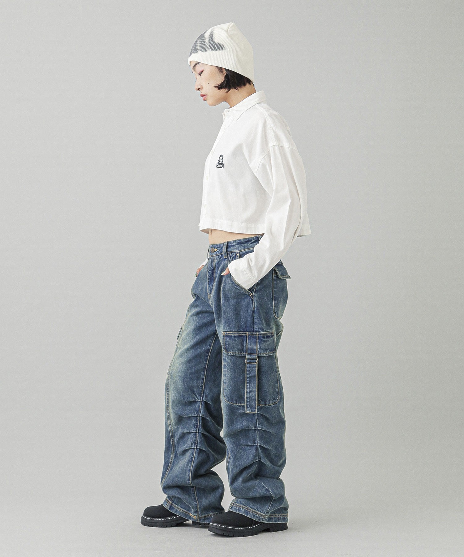 LOW RISE CARGO POCKET DENIM PANTS