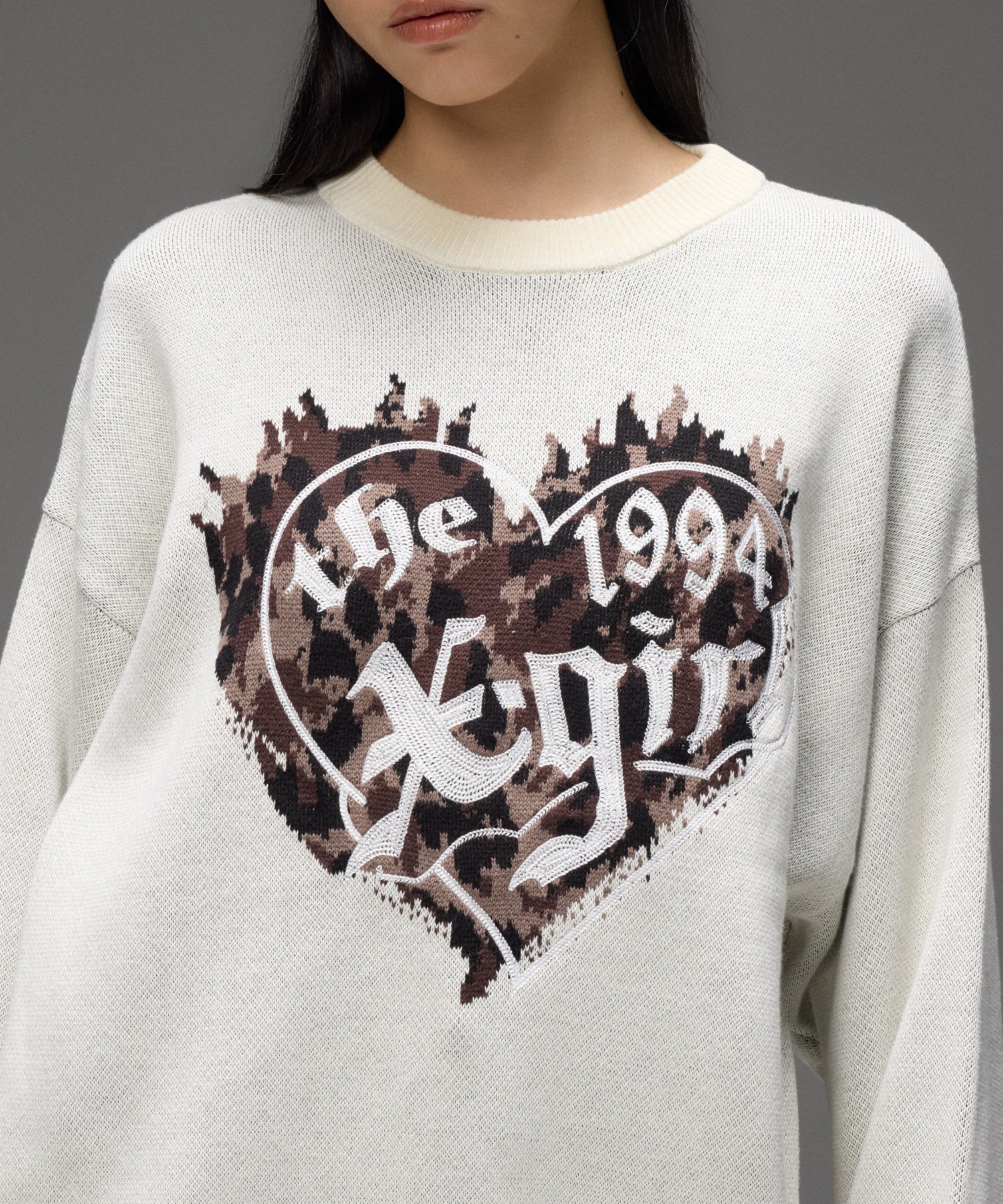 LEOPARD HEART LOGO JACQURD KNIT TOP