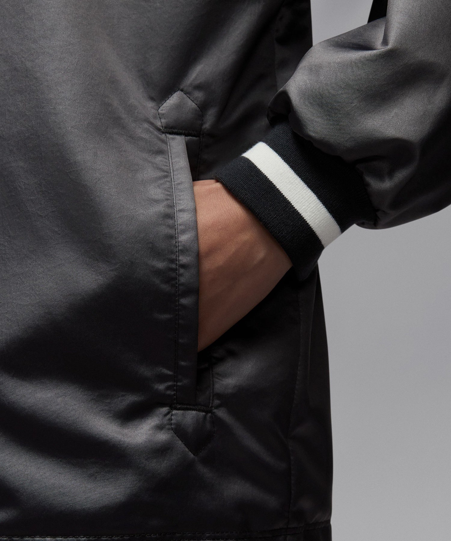 JORDAN BRAND/ジョーダンブランド/WMNS BRK COACH JKT LTWT HJ0088