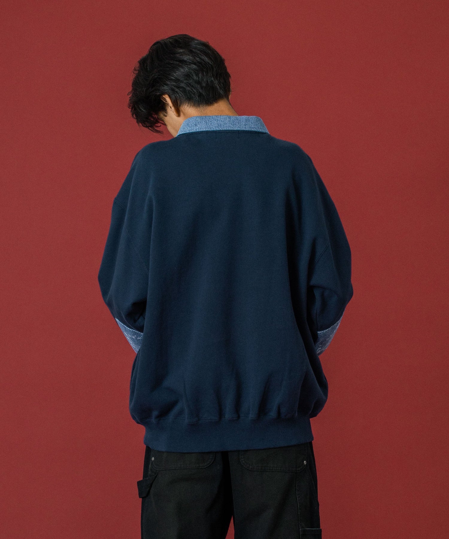 DENIM COLLAR HALF ZIP SWEATSHIRT