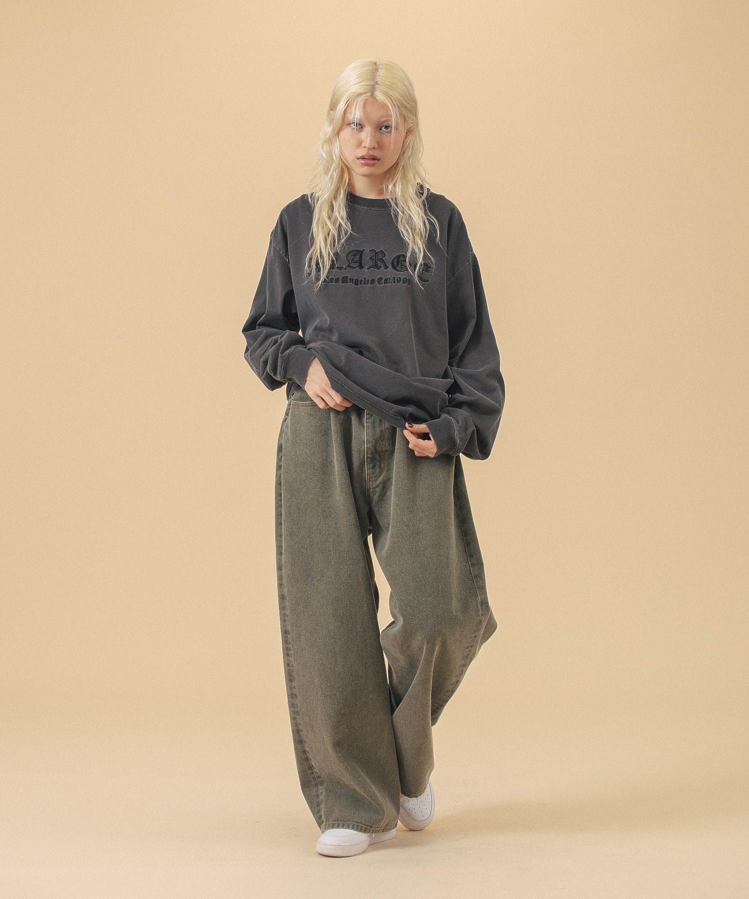 PIGMENT DYED OLD ENGLISH L/S TEE