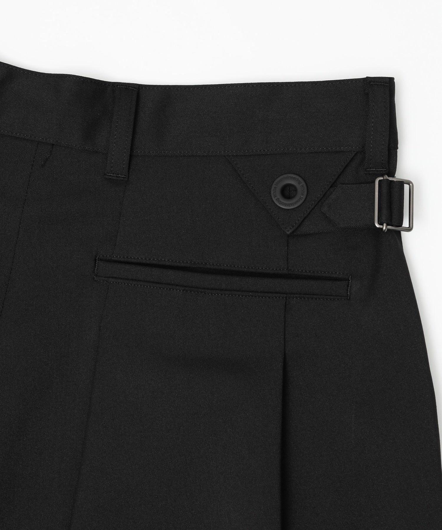 WHITE MOUNTAINEERING/ホワイトマウンテニアリング/8 TUCK WIDE SHORT PANTS WM2671403