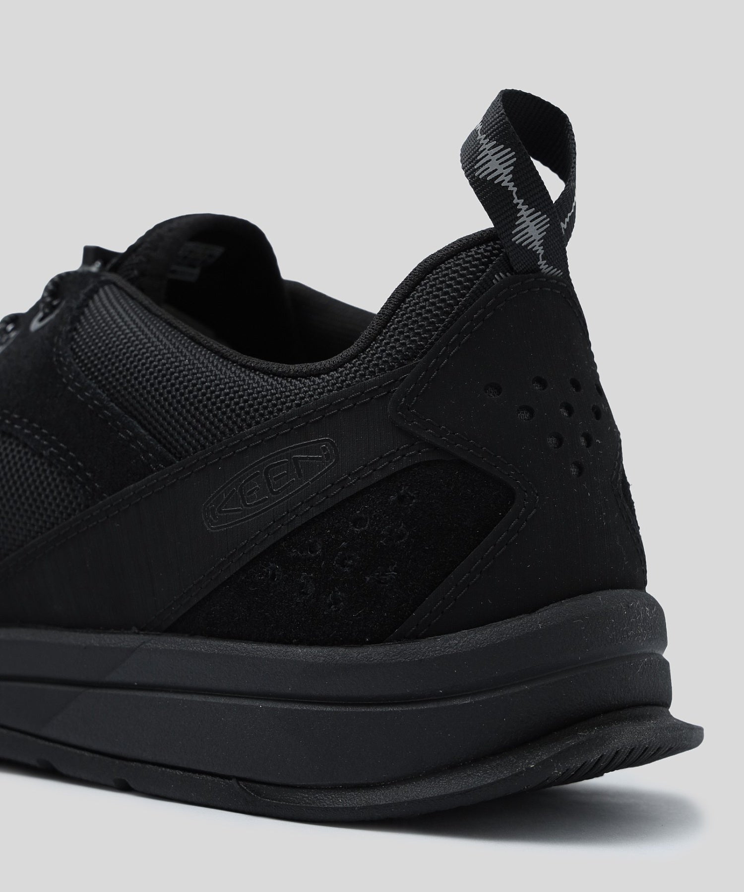 CCC × KEEN JASPER III / BLACK/BLACK BEAUTY