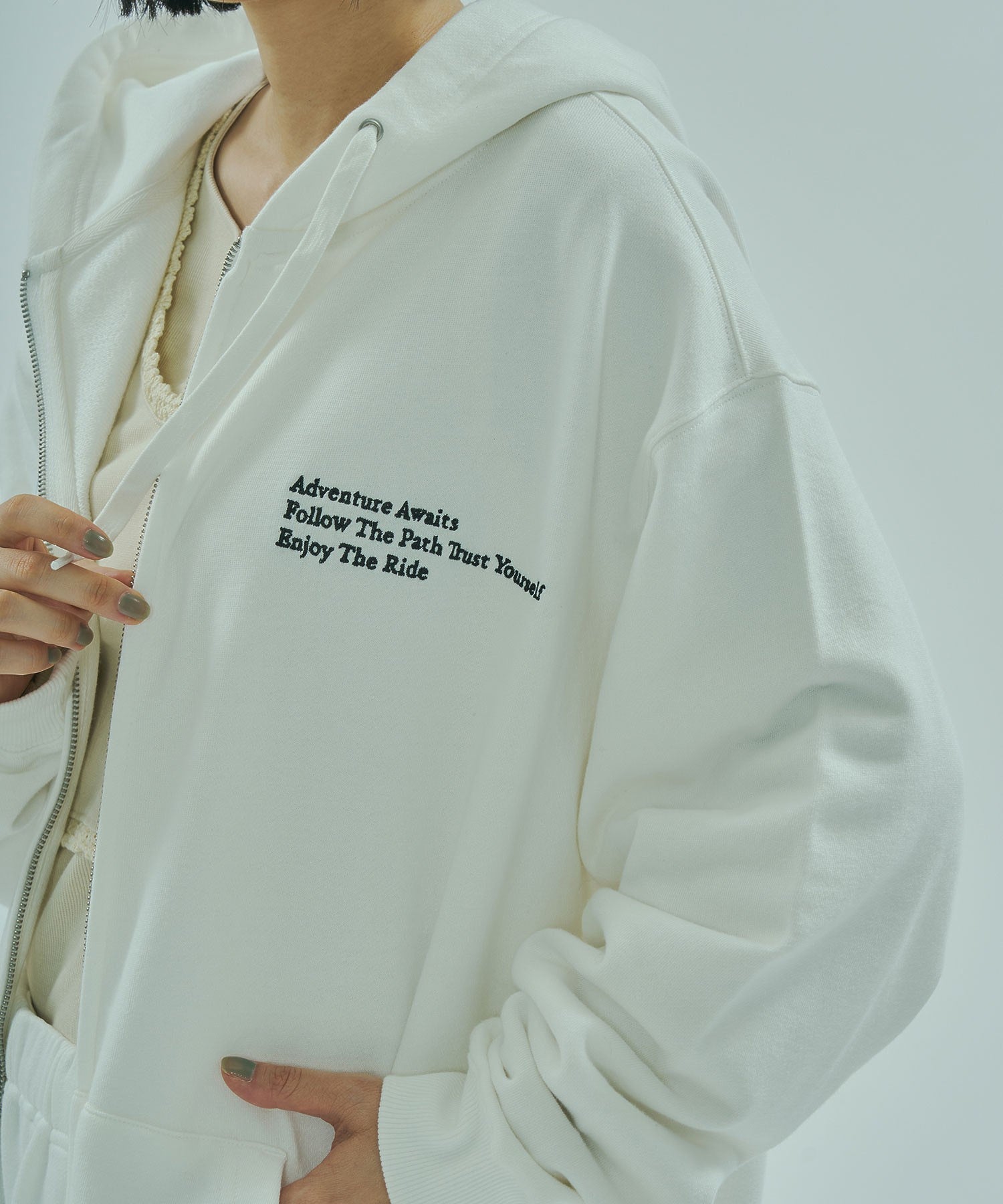 PATCH EMBROIDERY ZIP HOODIE