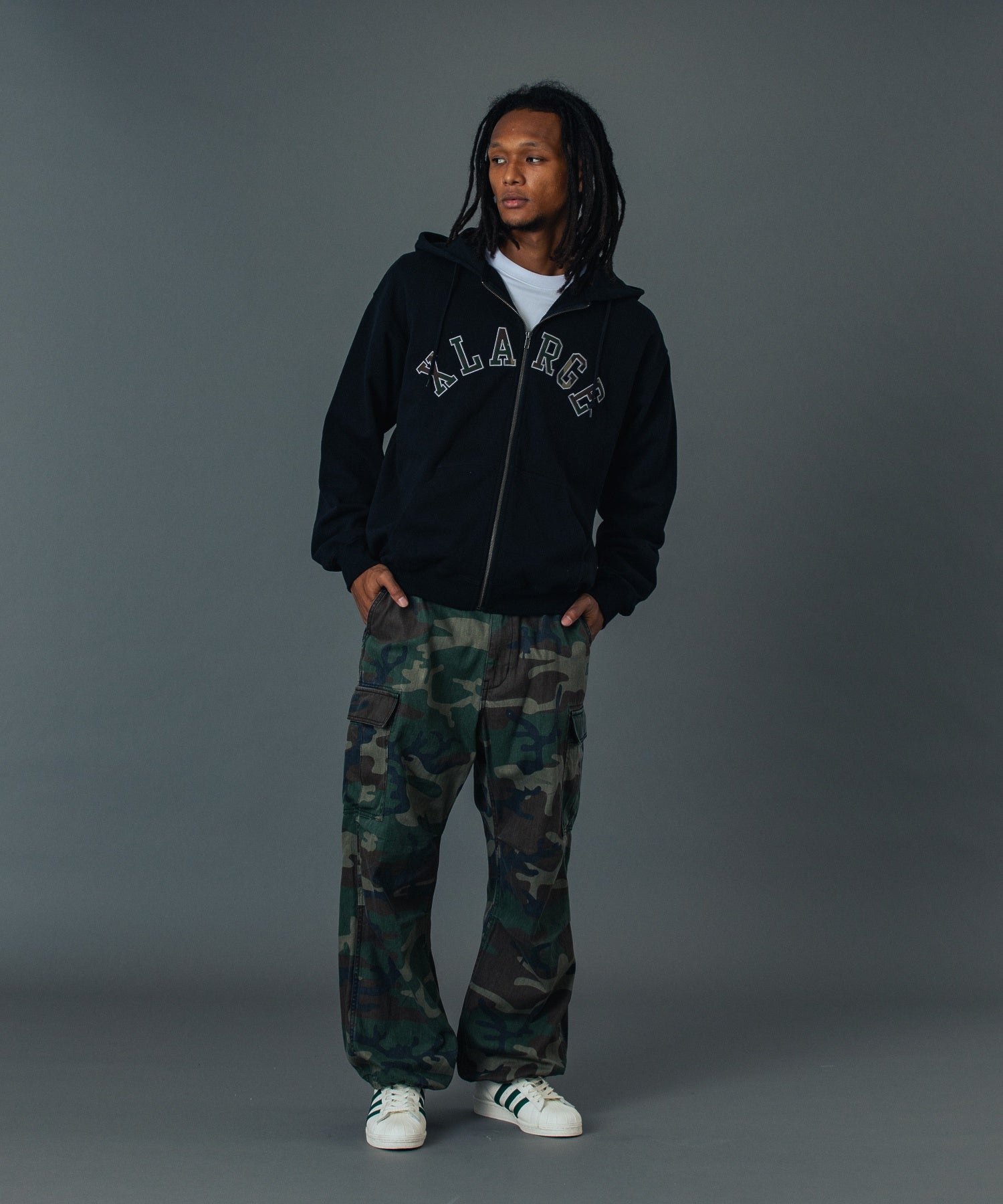 CAMO PATCH ZIP UP HOODED SWEATSHIRT