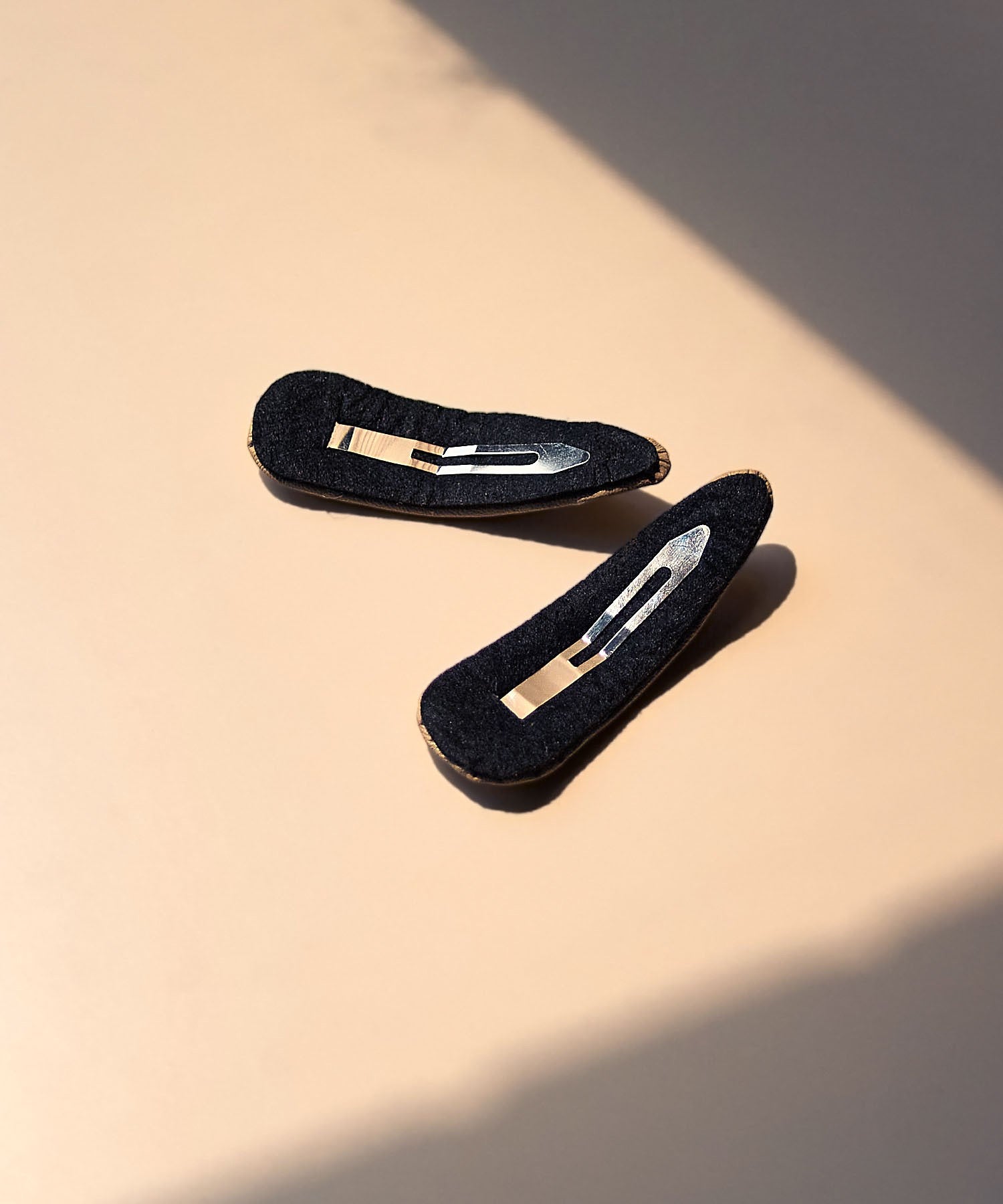 heyep/Faux Leather Hair Clips -2Piece Set