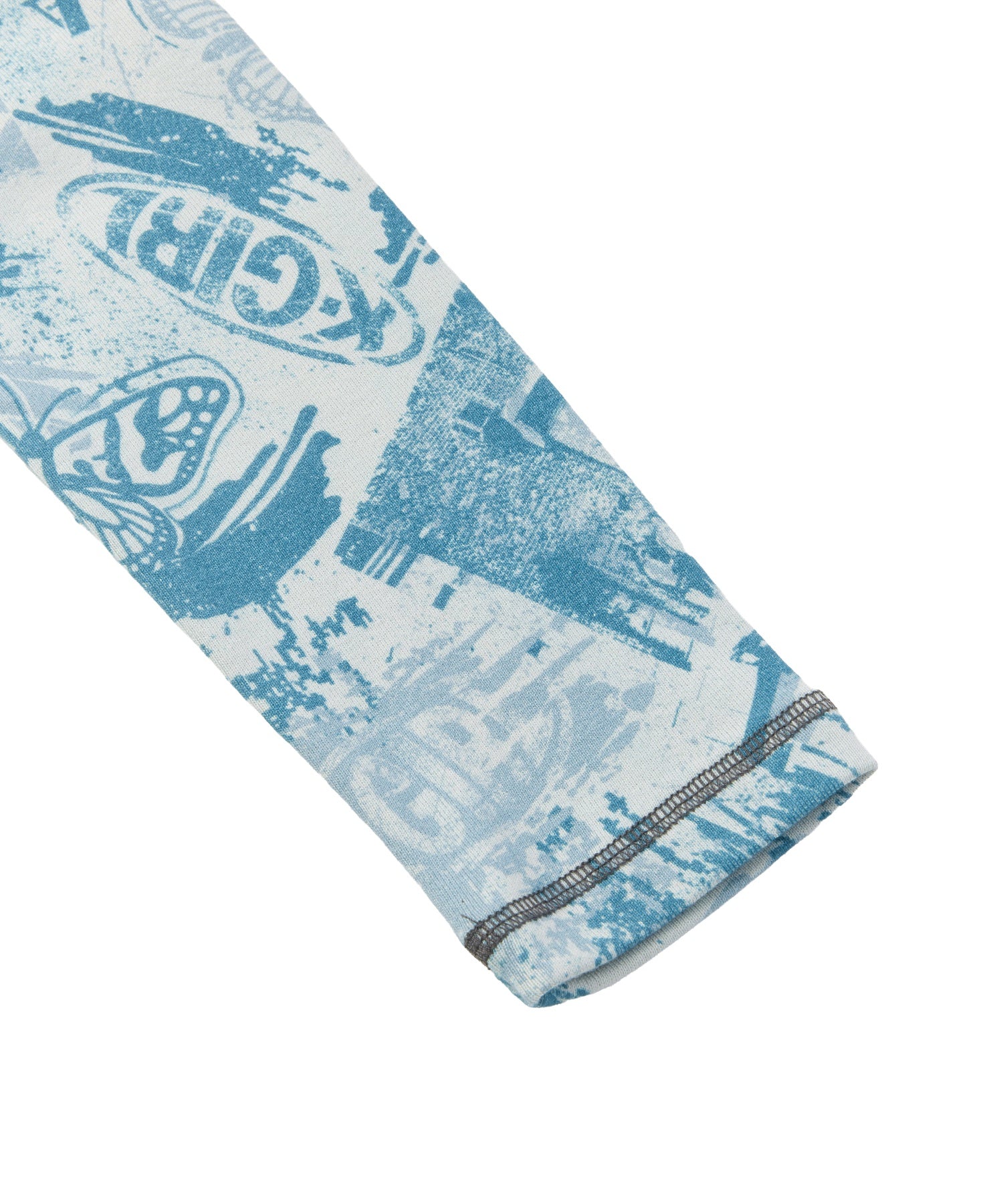BRUSHED COLLAGE GRAPHIC HENLEY NECK L/S COMPACT TOP