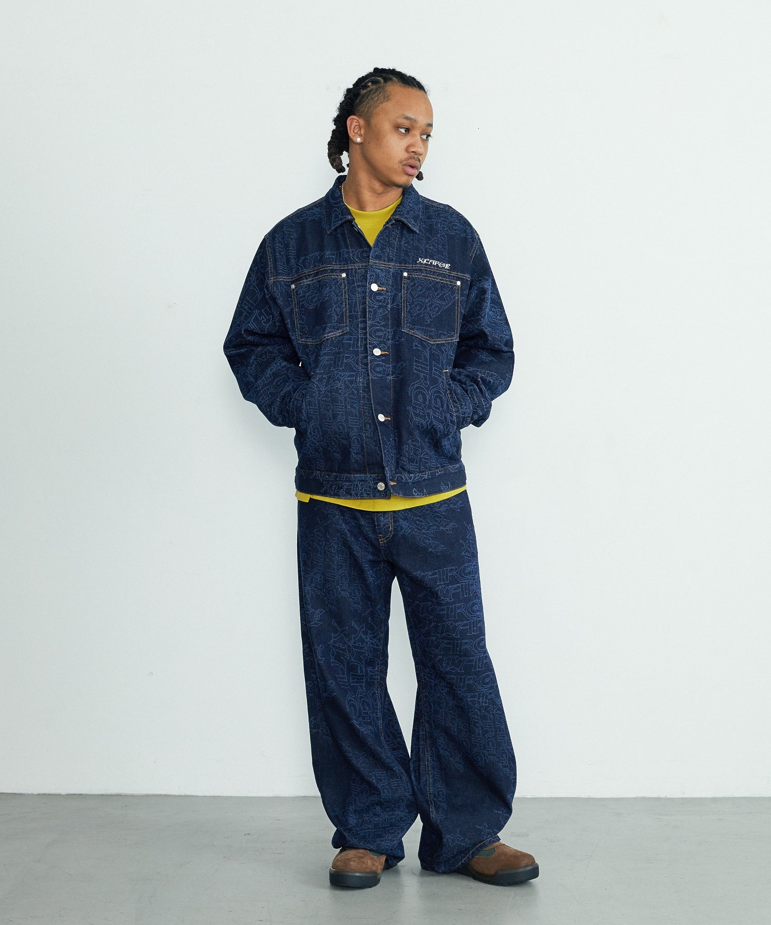 EMB DENIM PANTS