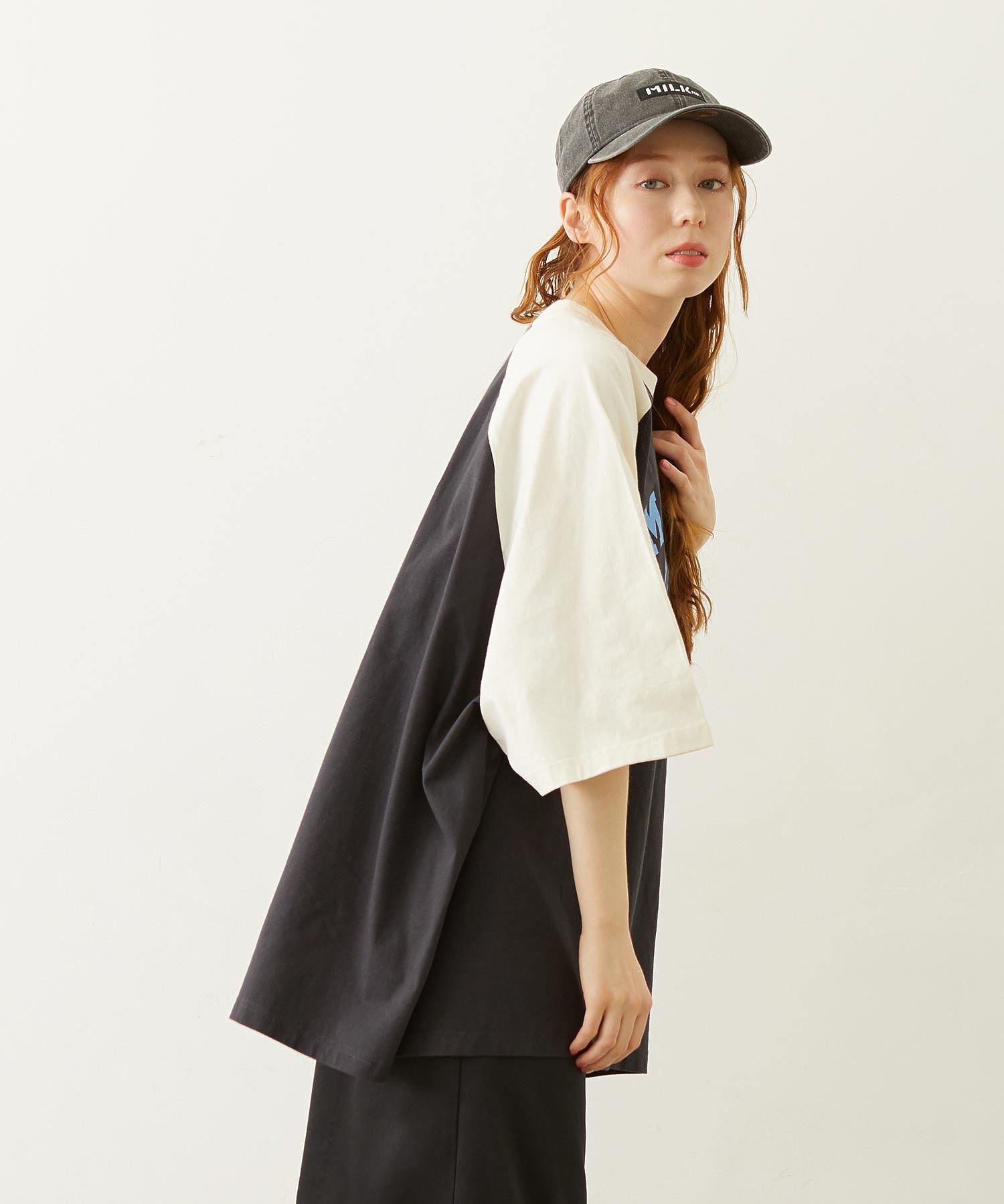 COLLEGE LOGO BIG S/S TOP