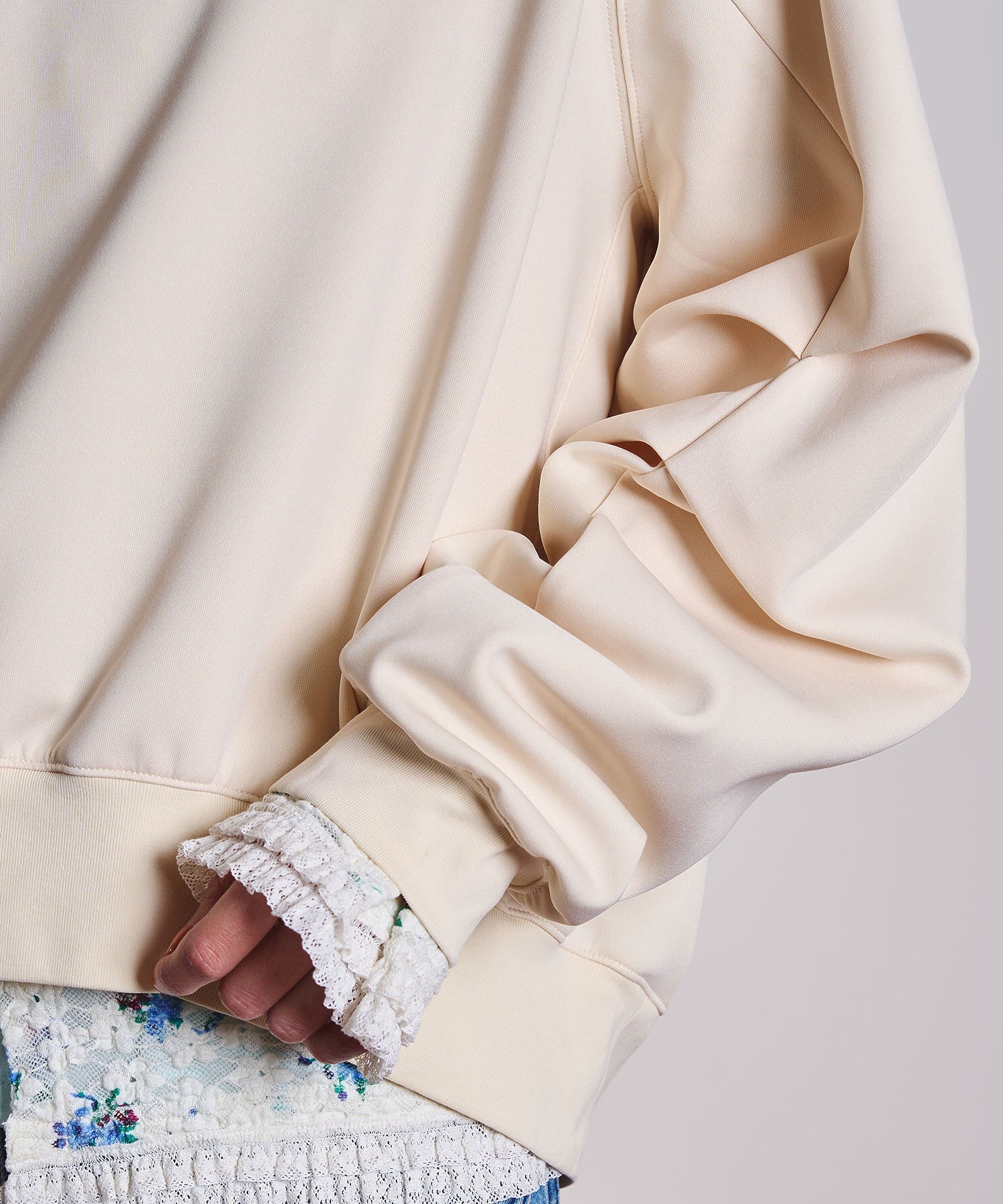 CREOLME/VOLUME SLEEVE PULLOVER