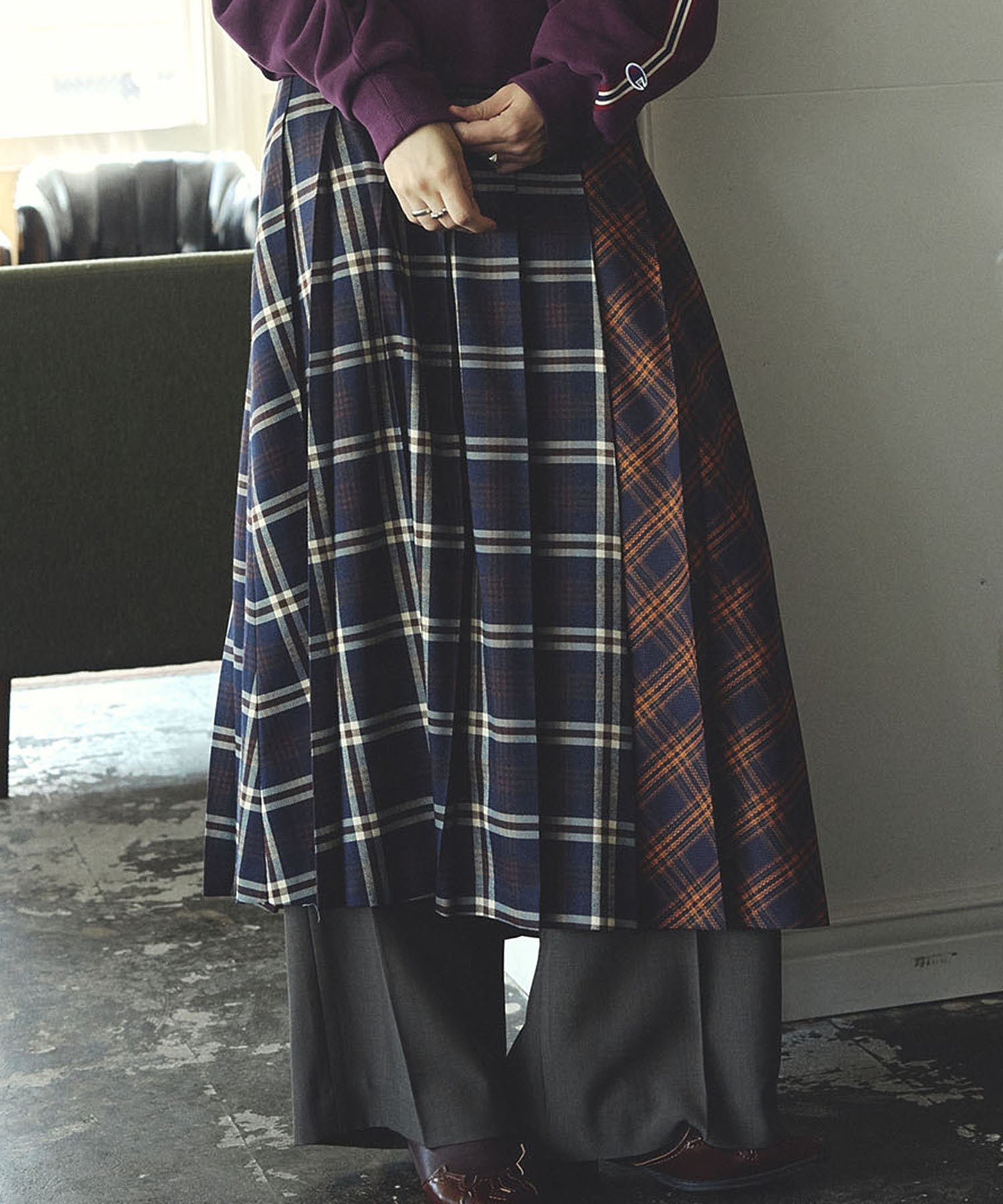PLEATED LONG SKIRT