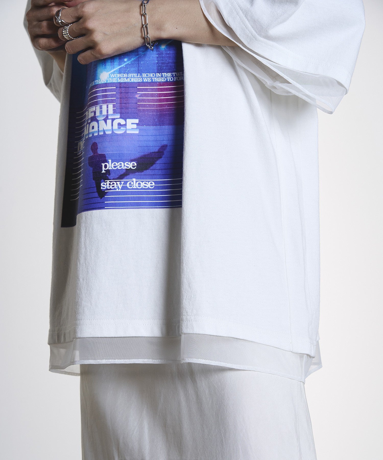 OKIRAKU×ROSEBUD/MESH MIX GRAPHIC TEE