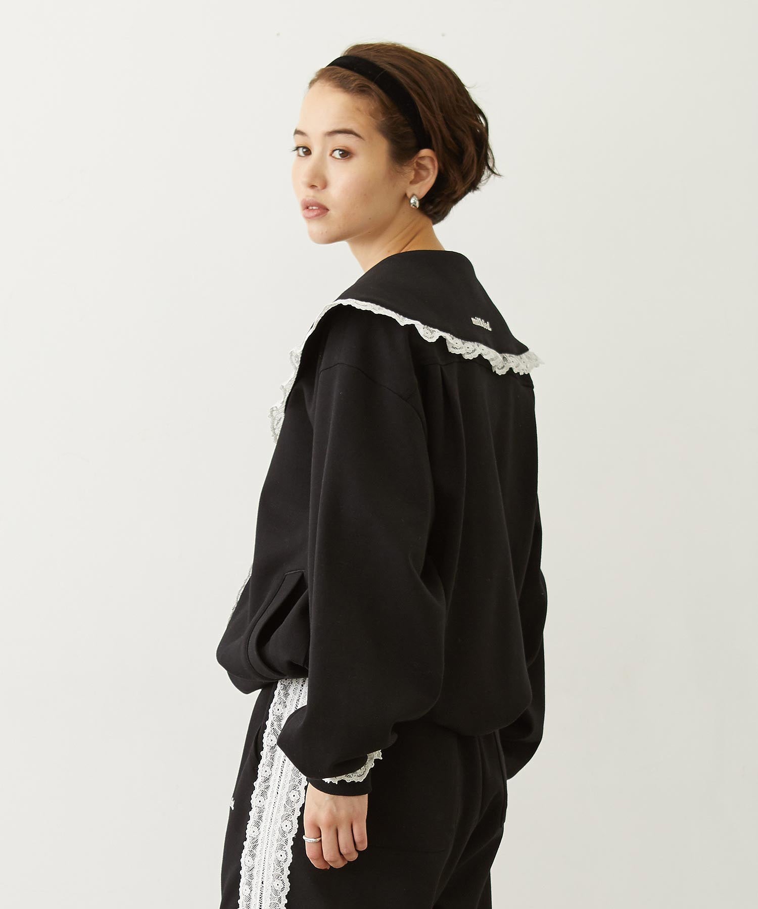 BIG COLLAR LACE JACKET