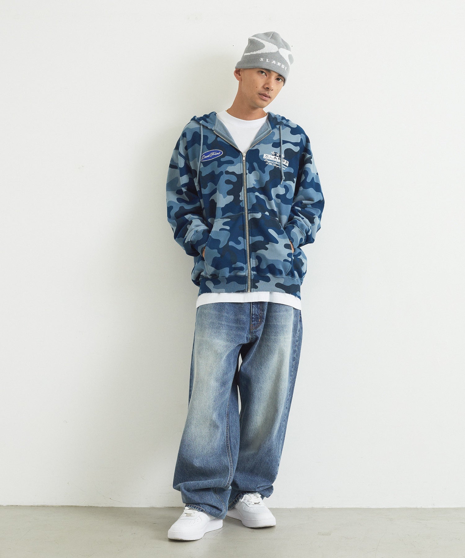 DAMAGED ZIP HOODED SWEATSHIRT