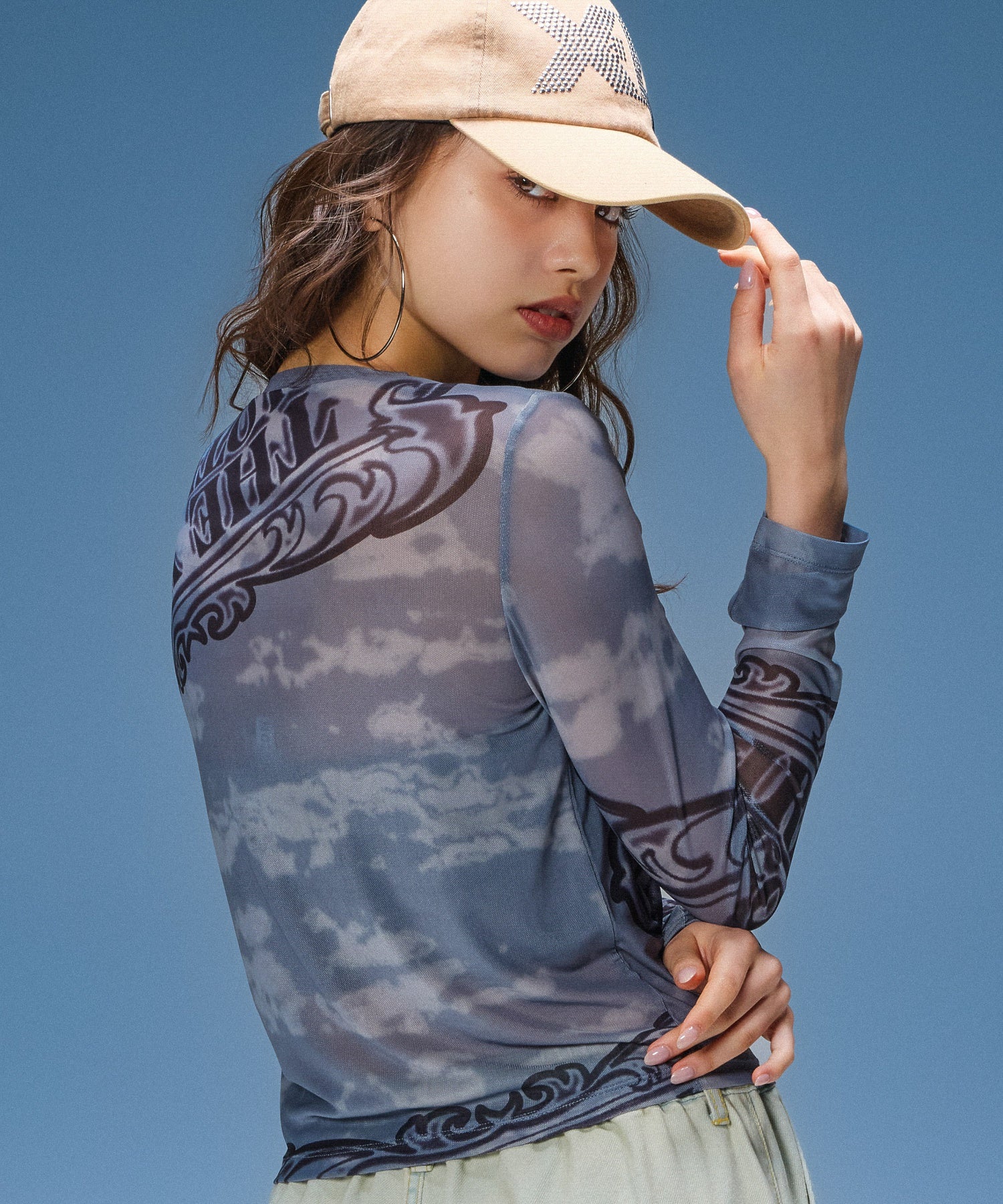 ORNAMENT LOGO MESH TOP