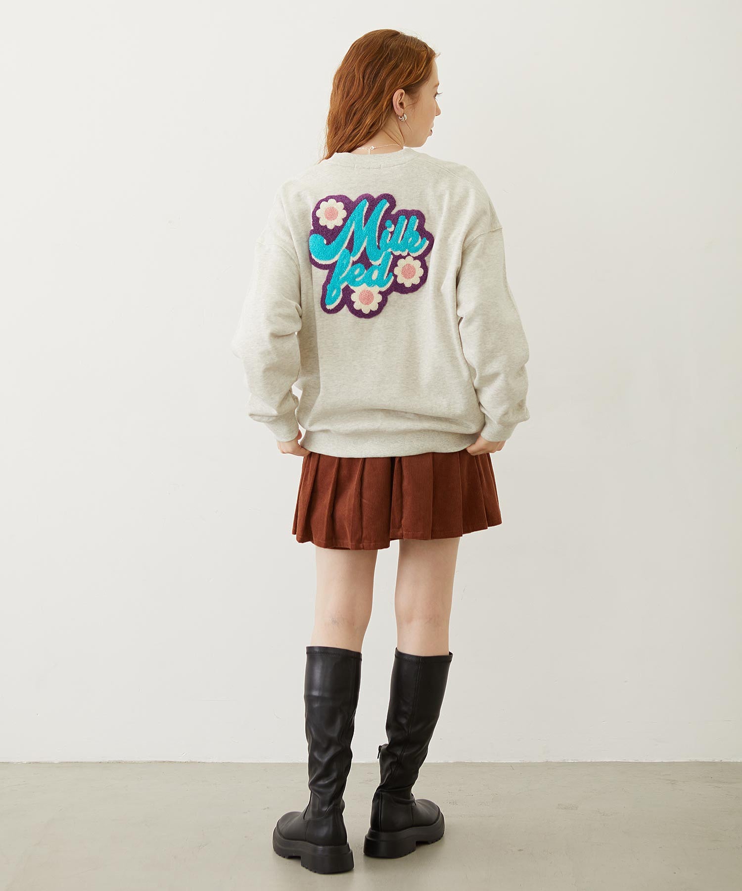 FLOWER LOGO CHENILLE EMBROIDERY SWEAT TOP