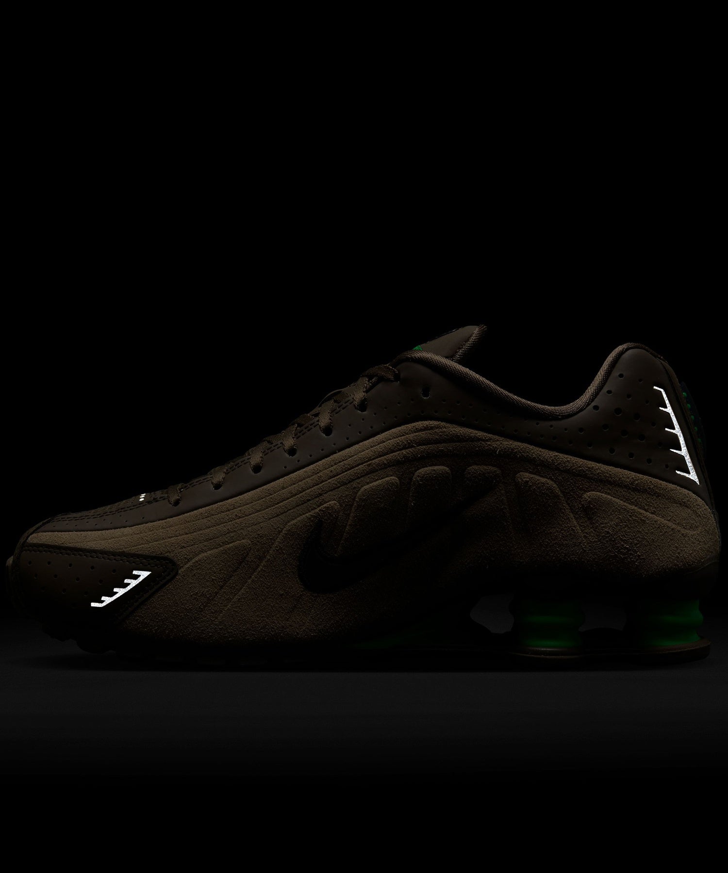NIKE/ナイキ/WMNS SHOX R4 HQ7739-200