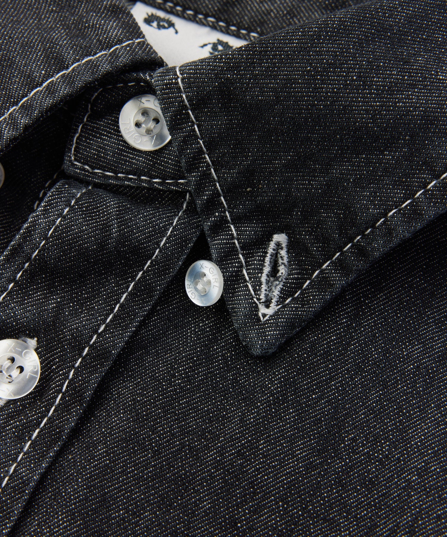 FACE LABEL BUTTON DOWN DENIM S/S SHIRT