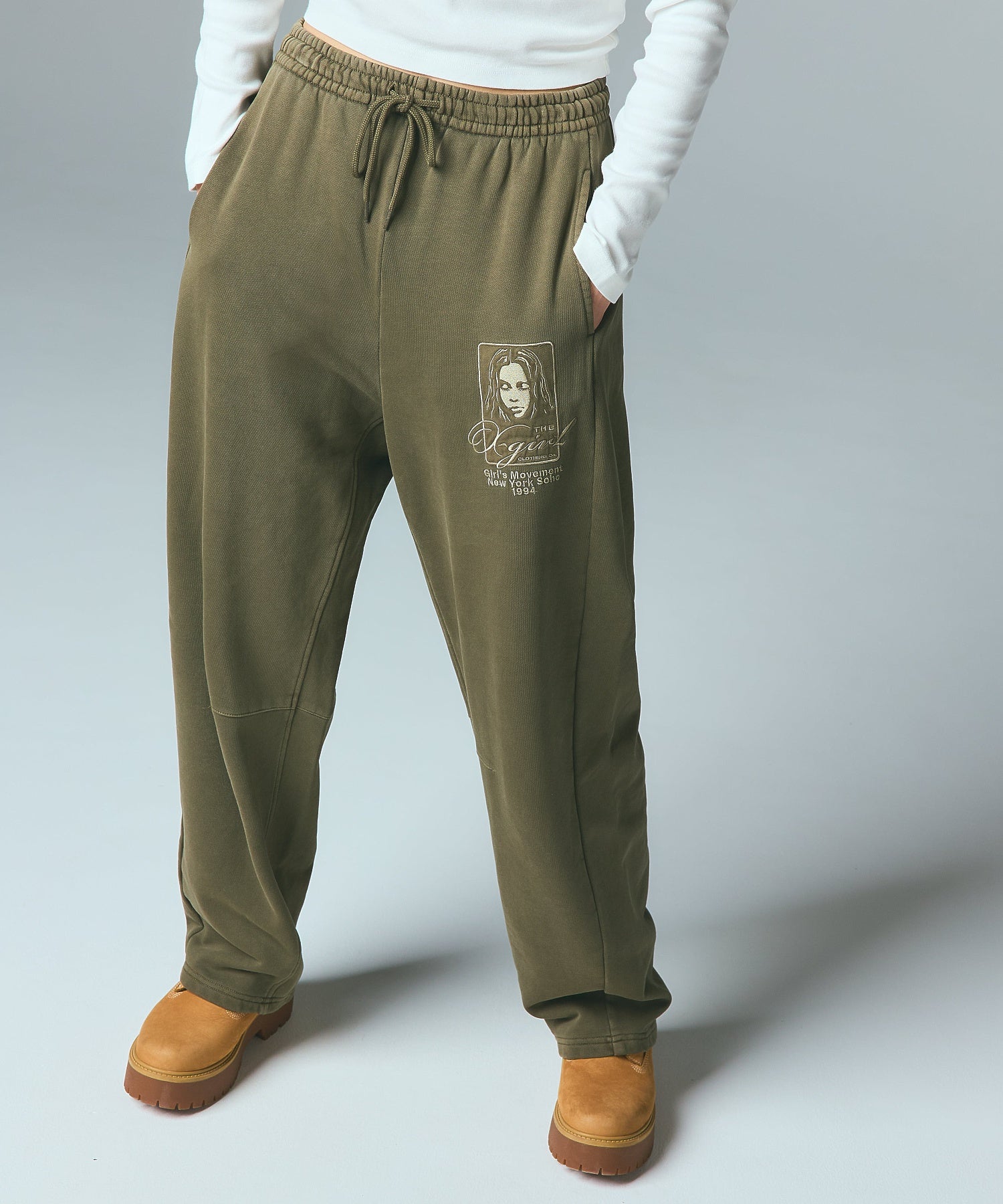 PIGMENT DYED FACE AND LOGO SQUARE PATCH SWEATPANTS