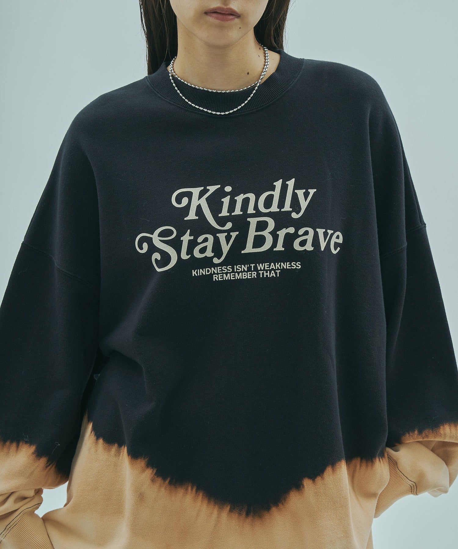 mag.by c/BLEACH L/S SWEAT