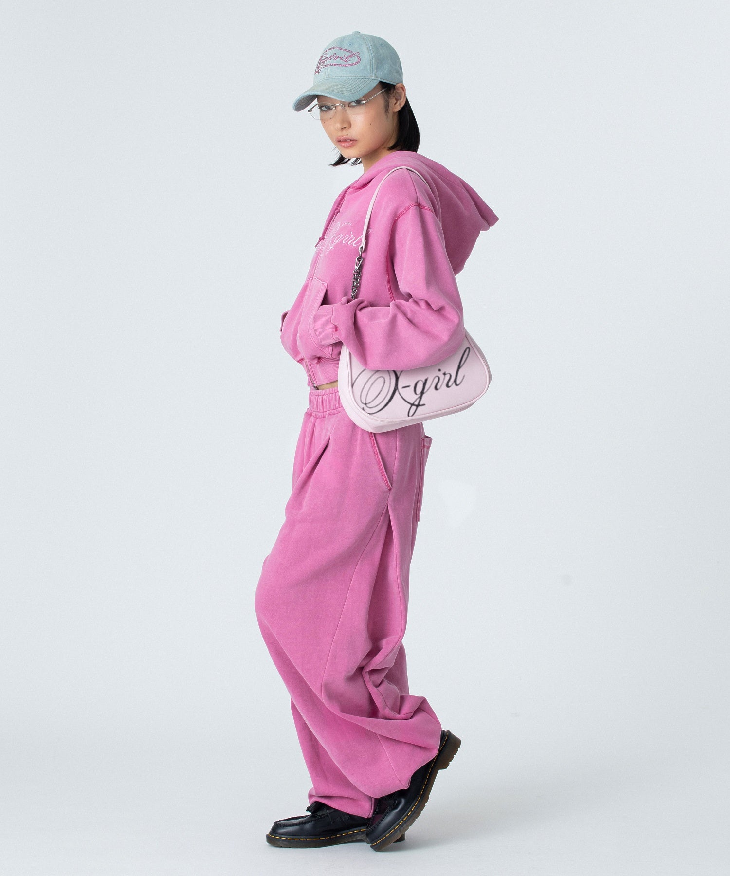 SPRAY SCRIPT LOGO SHOULDER BAG