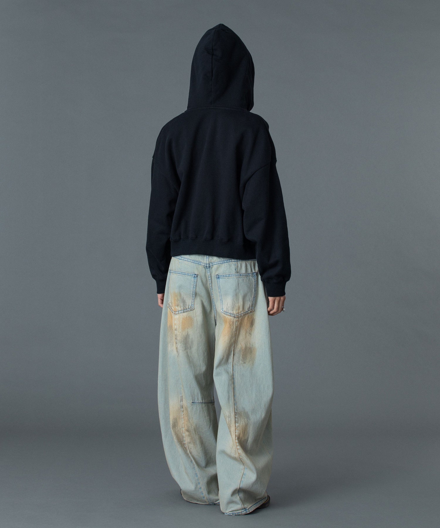 FADED FACE LABEL WIDE BAGGY DENIM PANTS