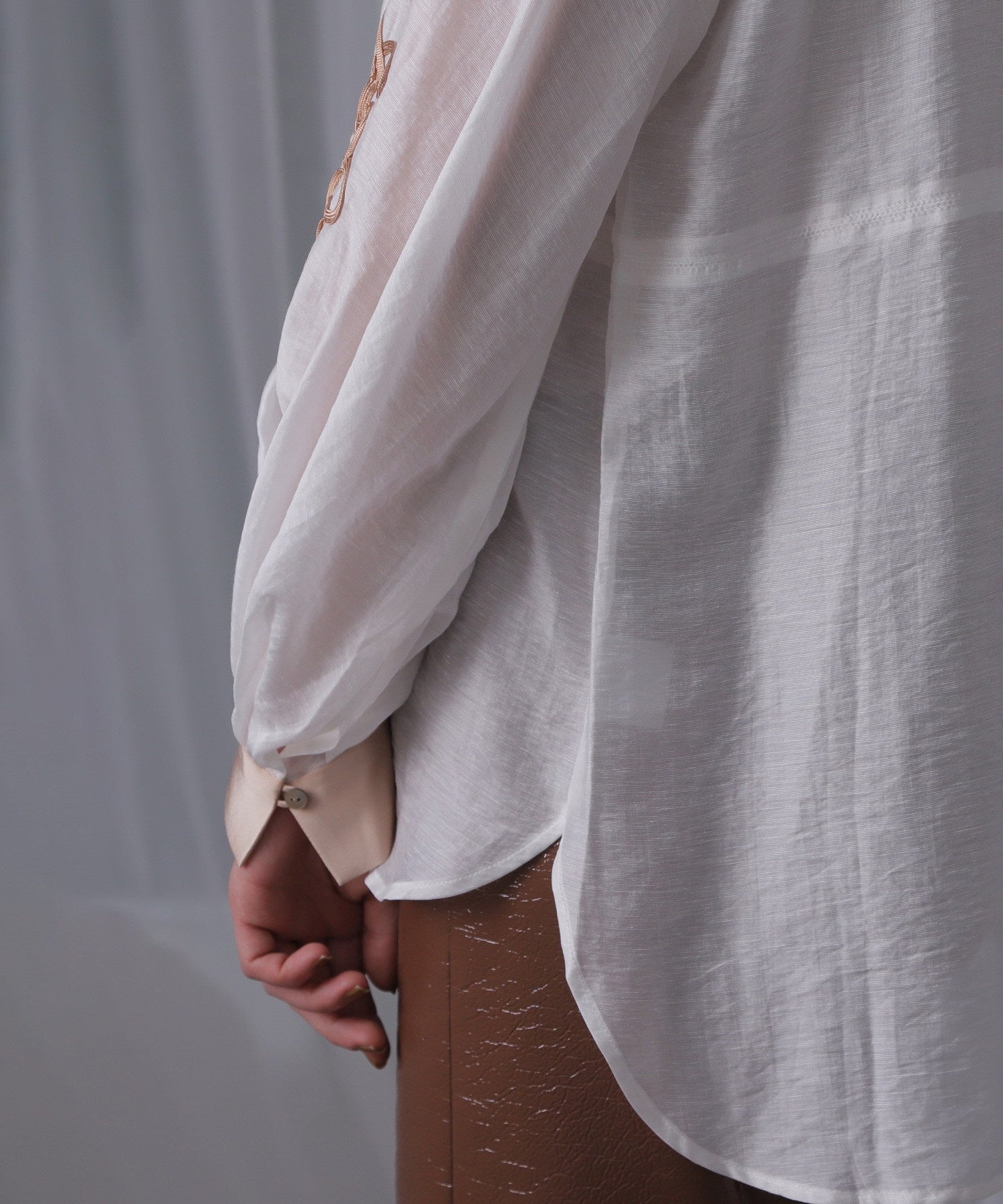 コードエンブロイダリーブラウス