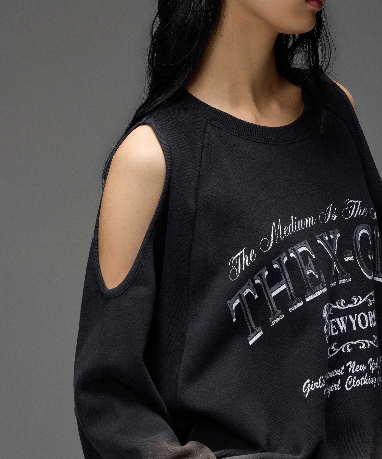 GRADIENT SPRAY OPEN-SHOULDER SWEATSHIRT