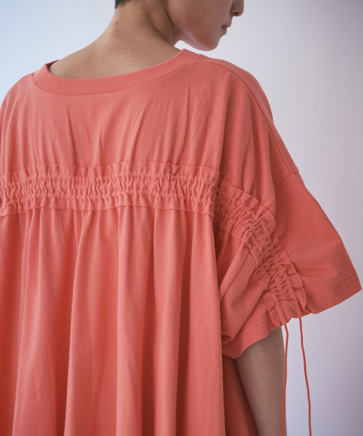 バックギャザープルオーバー