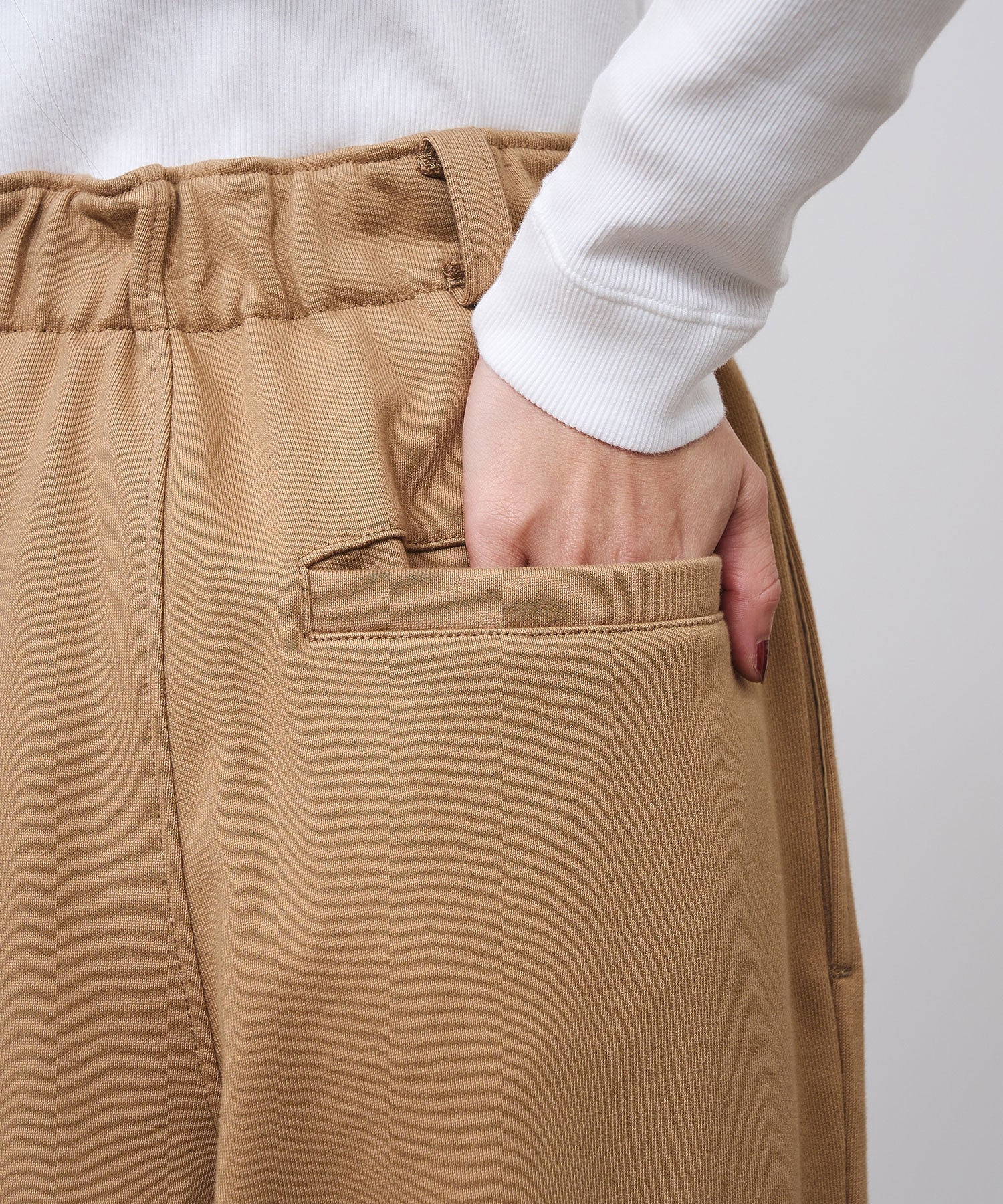 TUCKED WIDE-LEG SWEATPANTS