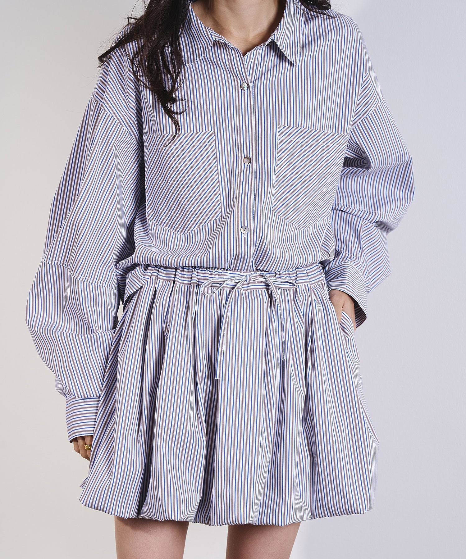 ASSORTED VOLUME SLEEVE SHIRT