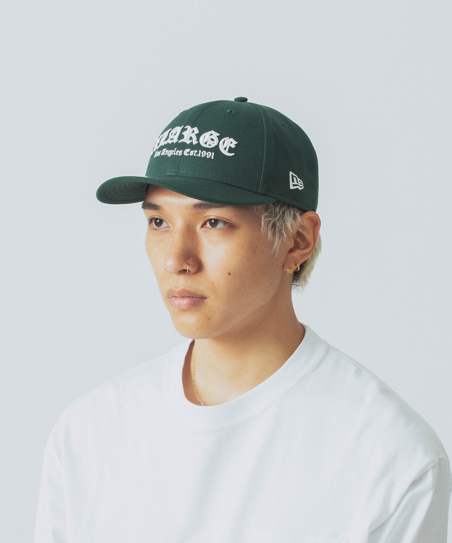 XLARGE×NEW ERA OLD ENGLISH LOGO CAP