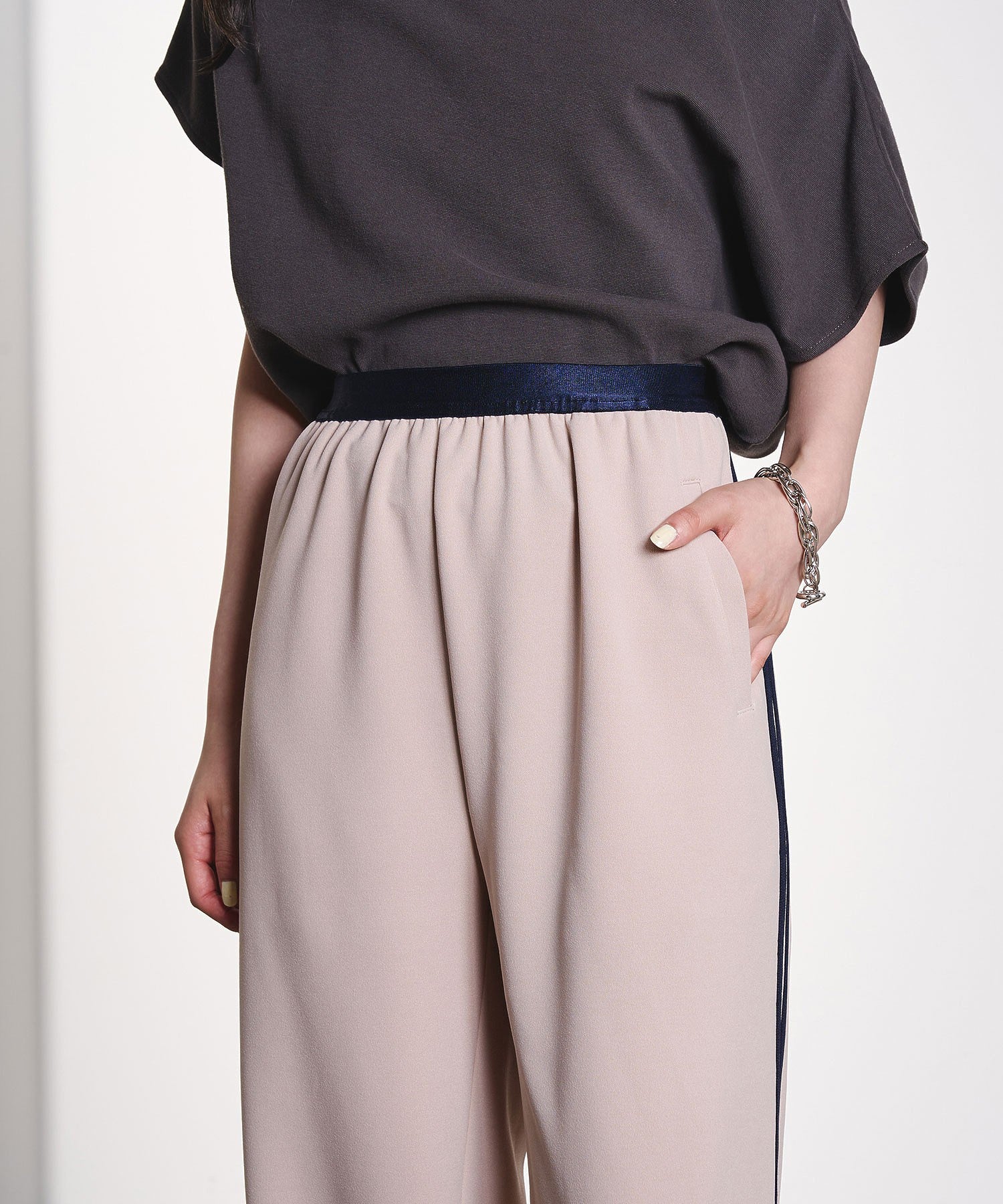 SIDE LINE GEORGETTE PANTS