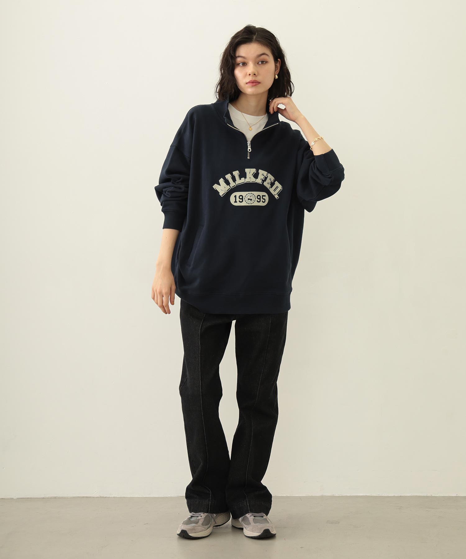 COLLEGE LOGO HALF ZIP TOP