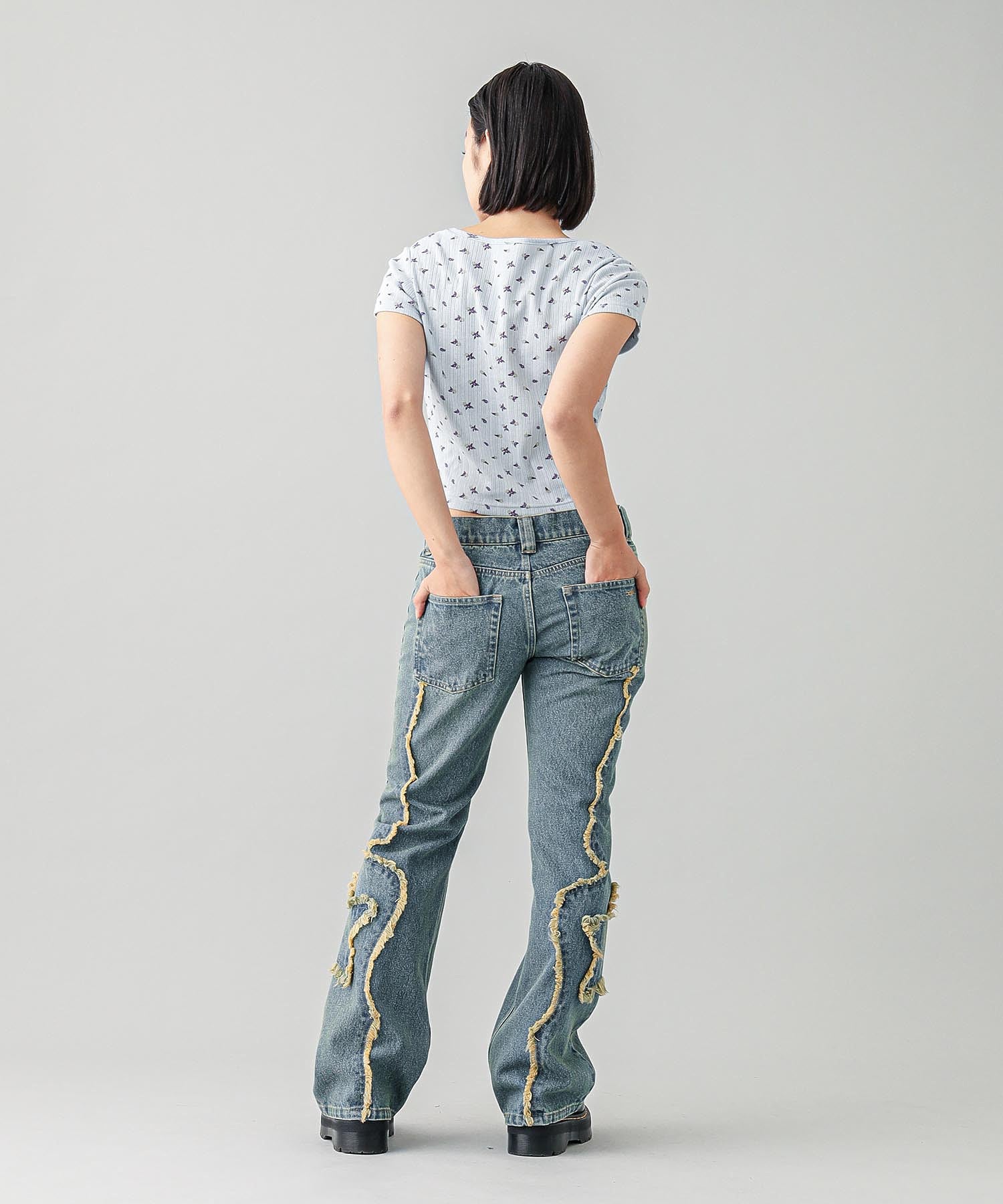 STAR PATCH DENIM PANTS